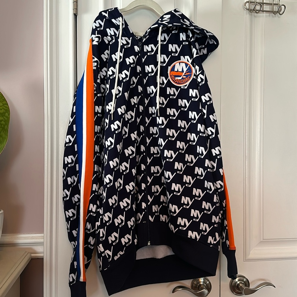 Isles Lab Monogram 72 Zip Hopdie